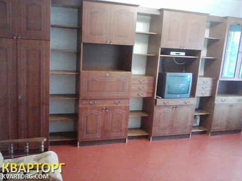 Rent out 2-room apartment. Киев,  Ужвий — photo 1