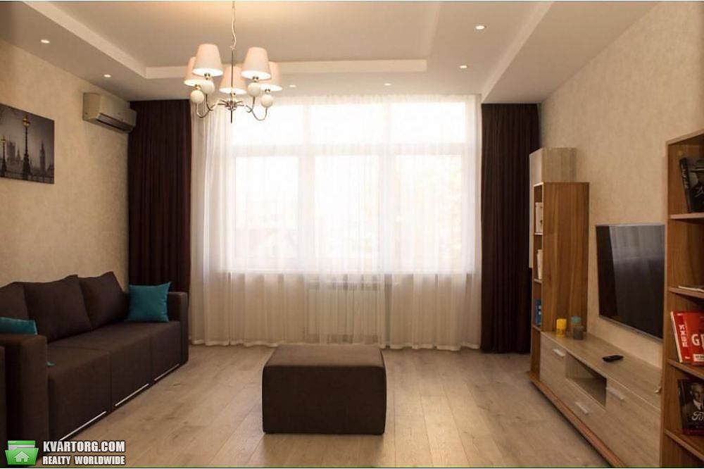 Rent out 2-room apartment. Киев, Сикорского ул. — photo 1