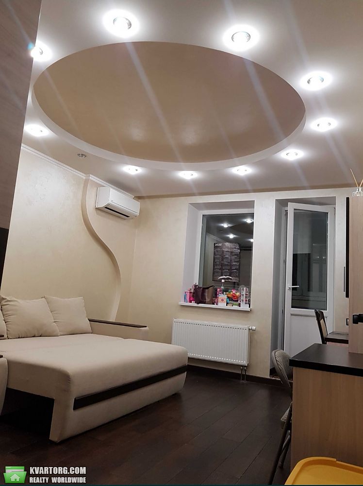 Rent out 3-room apartment. Киев, Голосеевская — photo 1