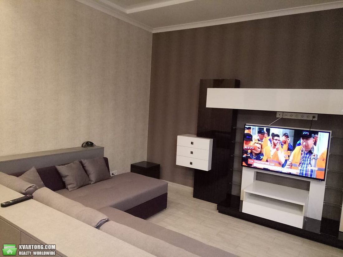 Rent out 3-room apartment. Киев,  Дружбы Народов бул — photo 2