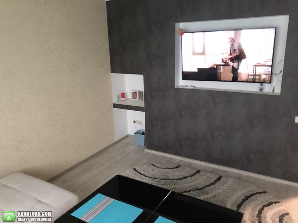 Rent out 2-room apartment. Киев,  Шумского — photo 3