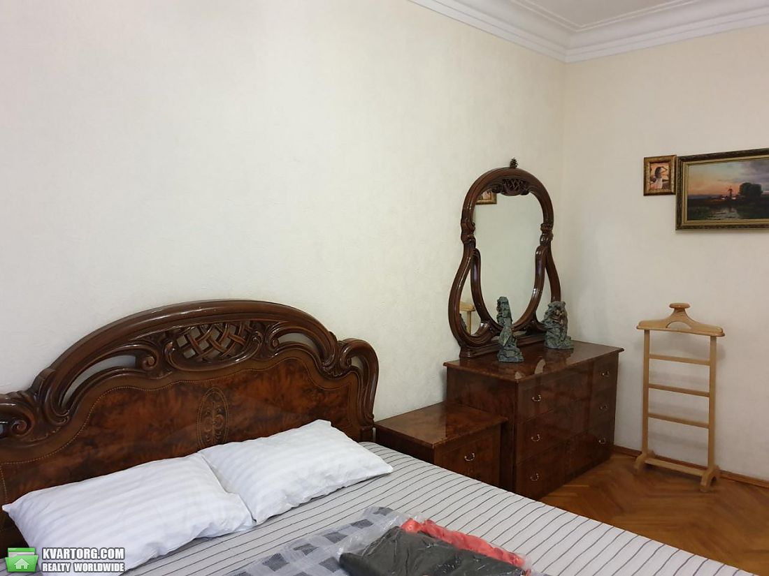 Rent out 3-room apartment. Киев,  Пушкинская — photo 4