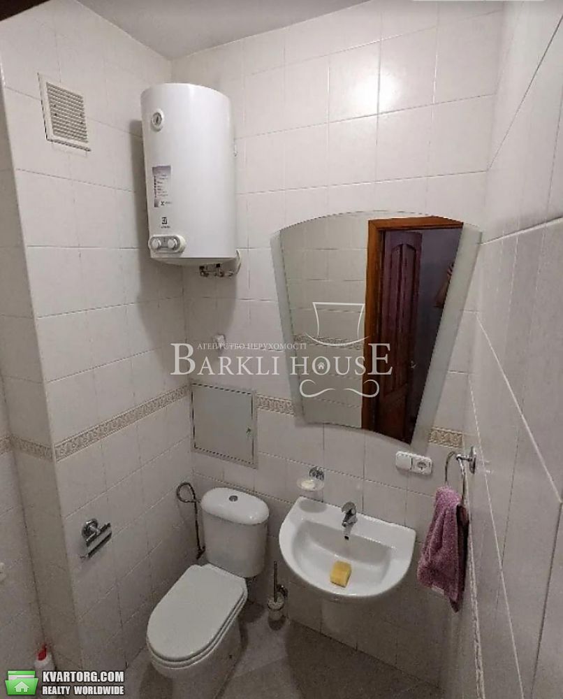 Rent out 3-room apartment. Киев,  Павловская — photo 10