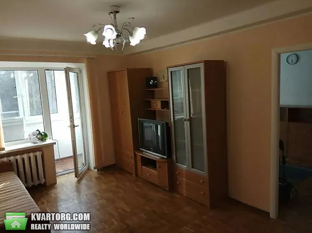 Rent out 2-room apartment. Киев, Соломенская — photo 1
