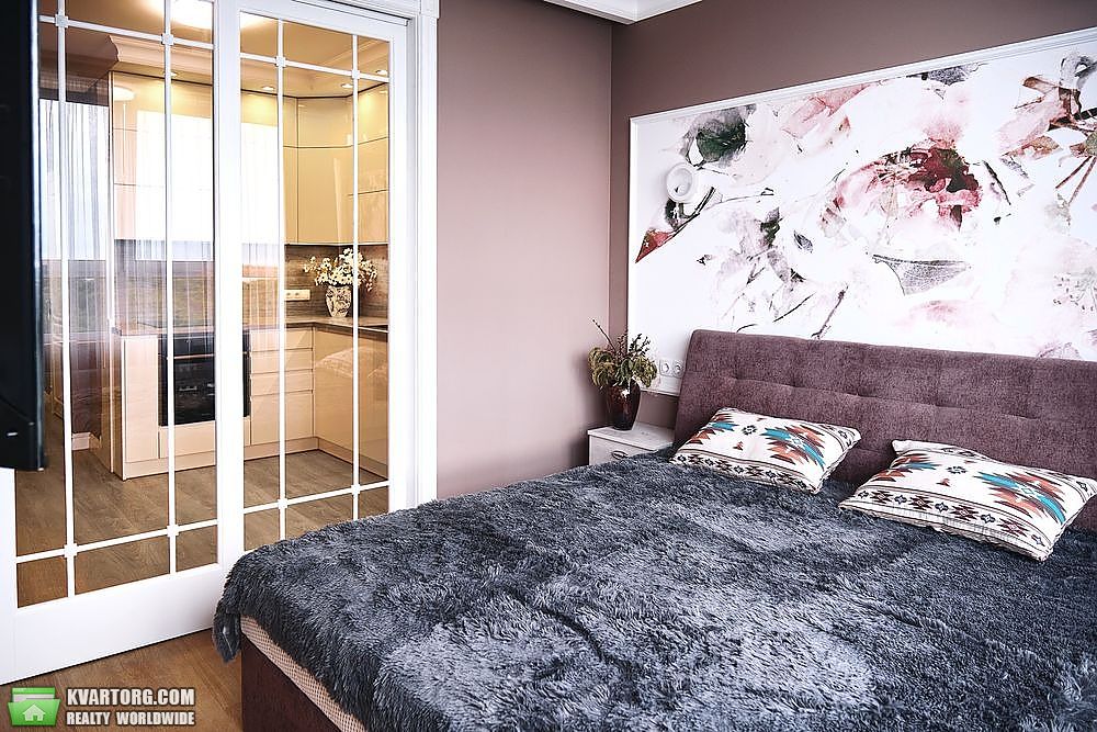 Rent out 2-room apartment. Киев,  Дубинина — photo 3