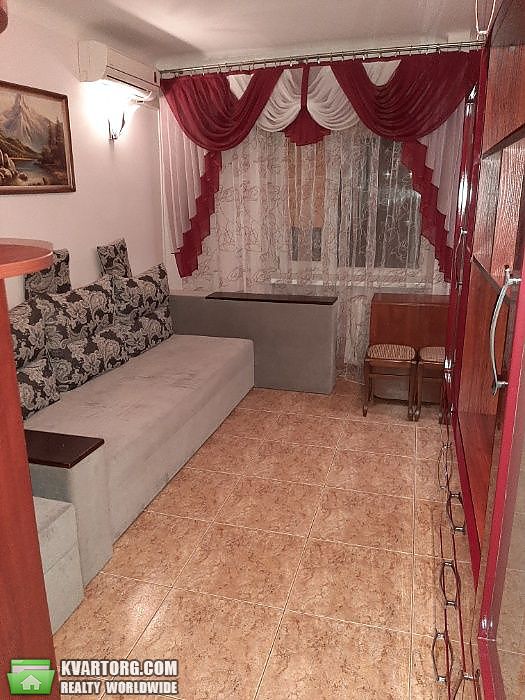 Sell 3-room apartment. Киев,  Автозаводская — photo 1