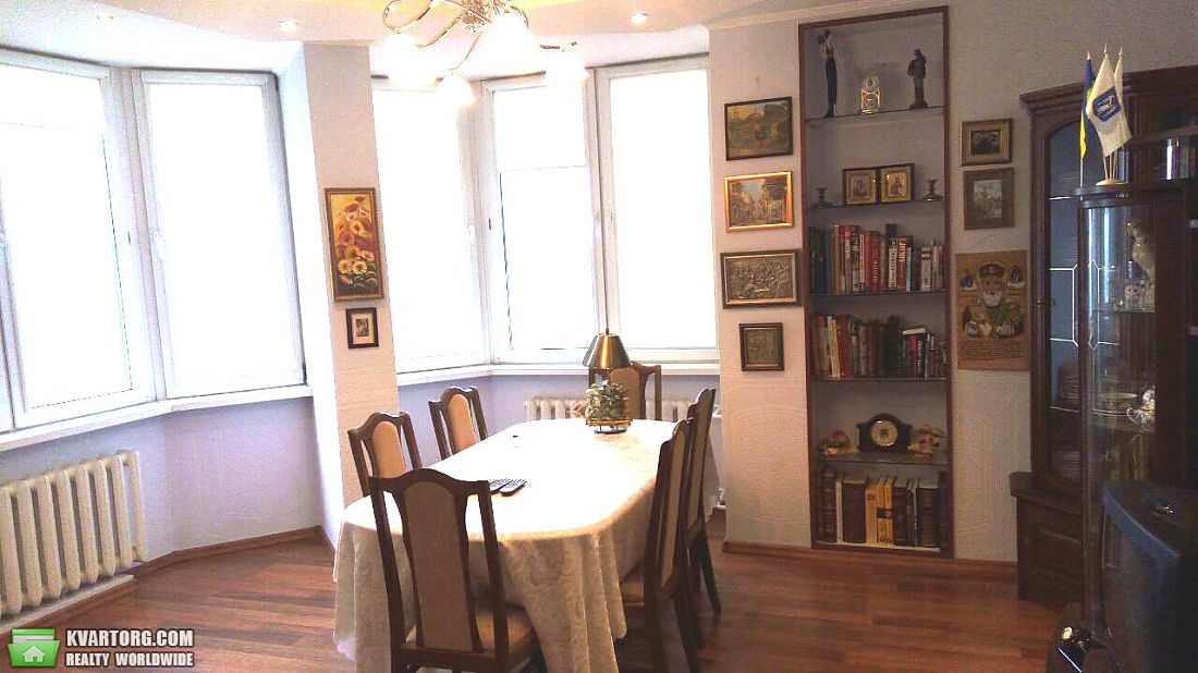 Rent out 2-room apartment. Киев,  Автозаводская — photo 4