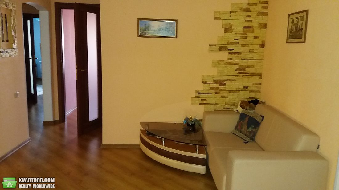 Rent out 3-room apartment. Киев,  Эрнста — photo 3