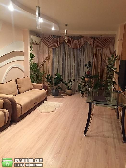 Rent out 2-room apartment. Киев,  Днепровская наб — photo 4