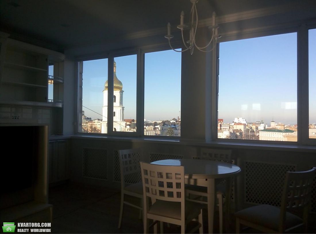 Rent out 3-room apartment. Киев,  Ирининская — photo 1