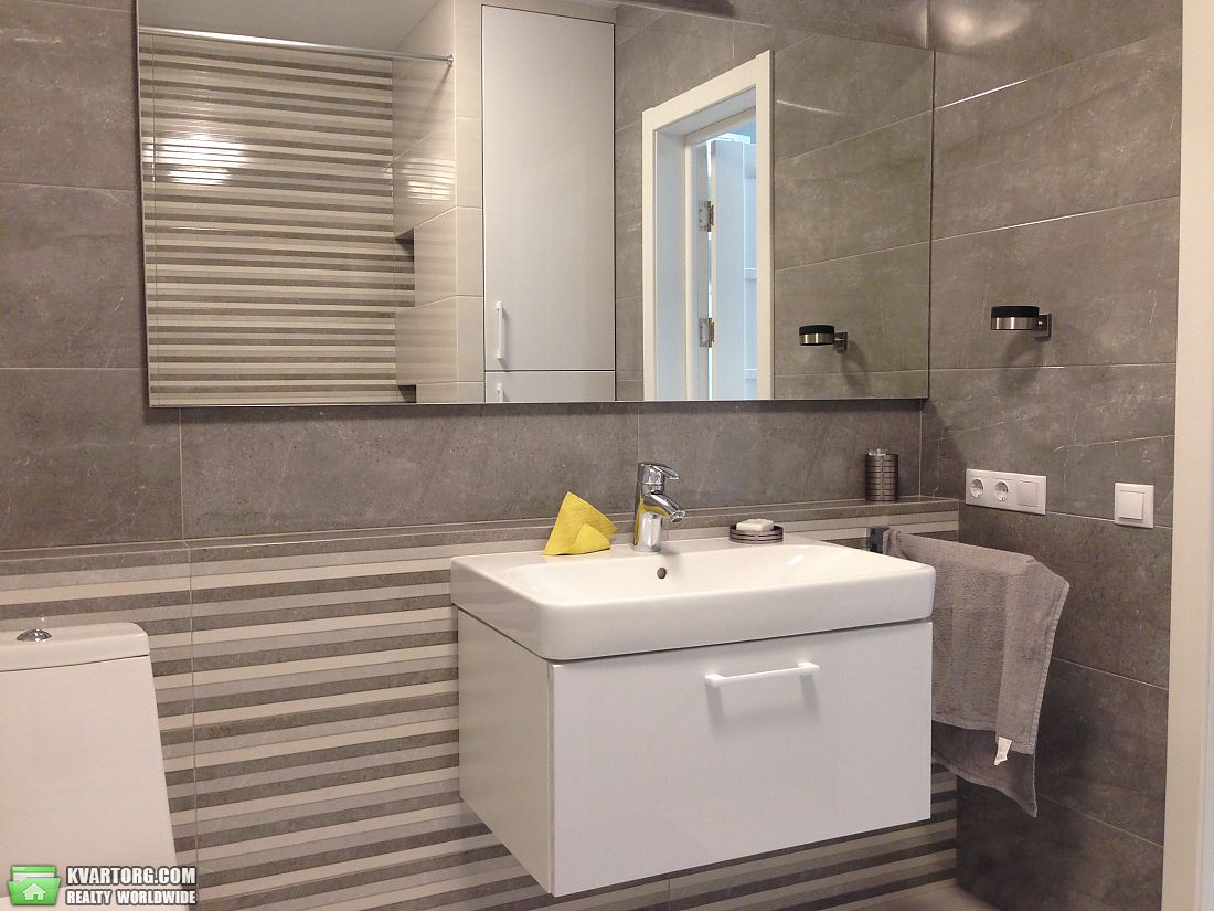 Rent out 2-room apartment. Киев, Комарова — photo 1