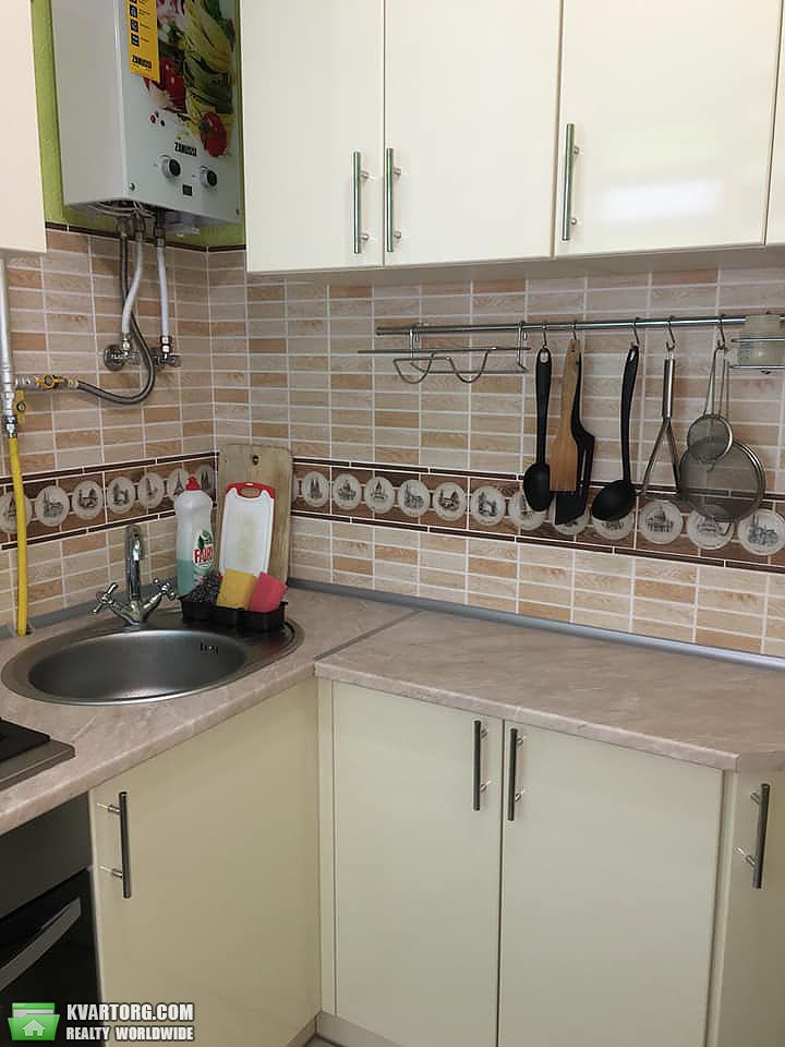 Rent out 2-room apartment. Киев,  Стельмаха — photo 2