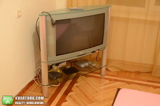 Rent out 2-room apartment. Киев,  Мичурина — photo 4