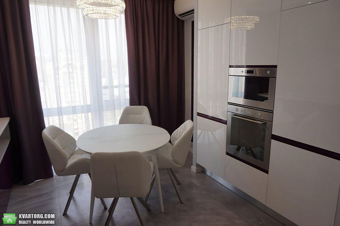 Rent out 3-room apartment. Киев,  Златоустовская — photo 8