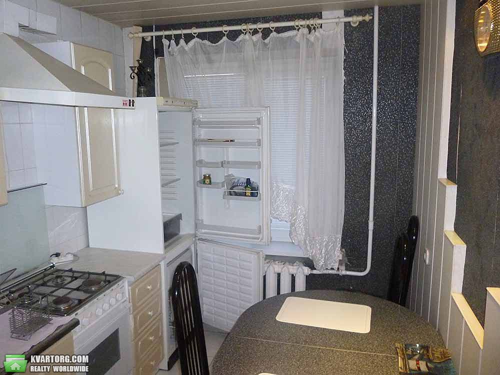 Rent out 3-room apartment. Днепропетровск, Славы Бульвар — photo 1