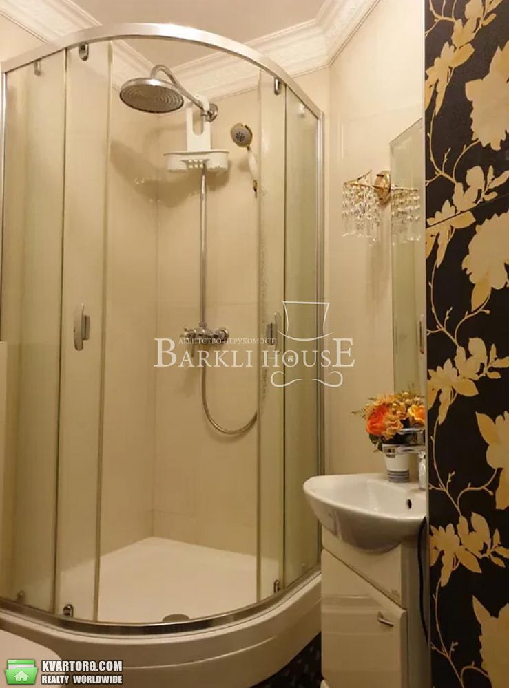 Rent out 3-room apartment. Киев,  Осенняя — photo 9