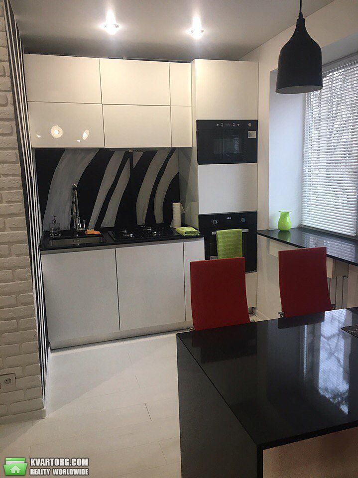Sell 2-room apartment. Днепропетровск, Набережная Ленина — photo 1