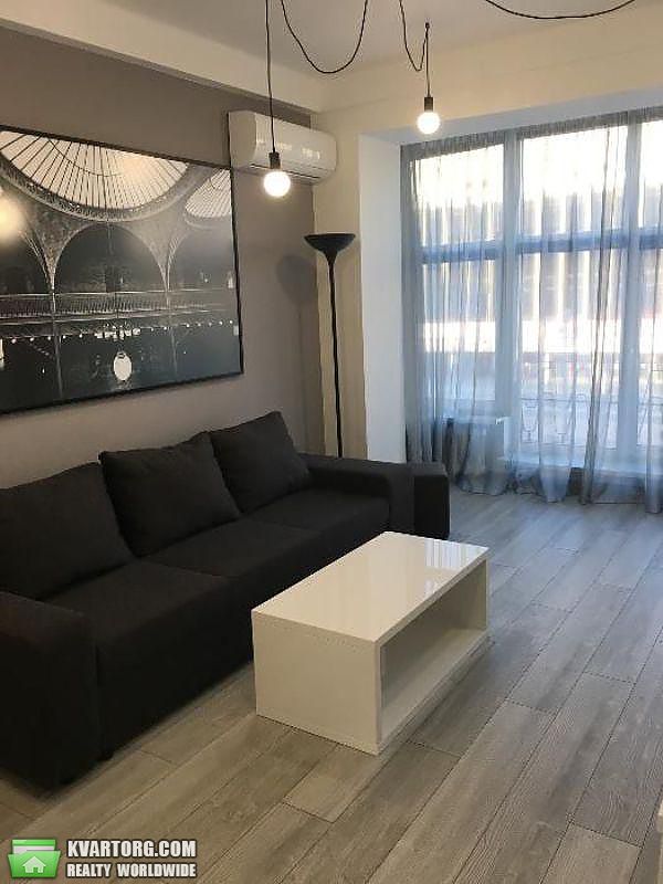 Rent out 2-room apartment. Киев,  Большая Васильковская — photo 1