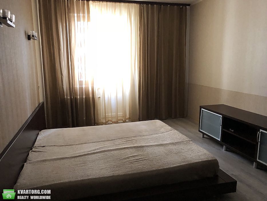 Rent out 3-room apartment. Киев,  Кошица — photo 10