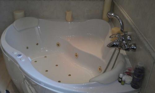 Rent out house. Киев, Черногорская — photo 8