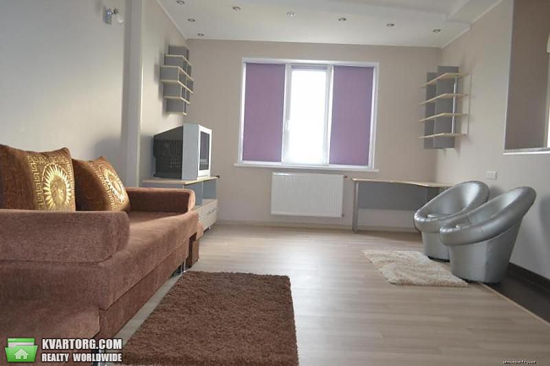 Rent out 1-room apartment. Киев,  Ревуцкого — photo 1