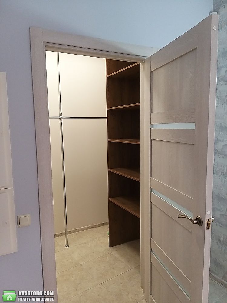 Rent out 1-room apartment. Киев, Дегтярная — photo 9