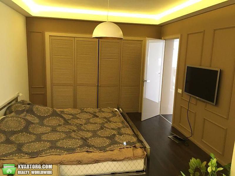 Rent out 2-room apartment. Киев,  Завальная — photo 1