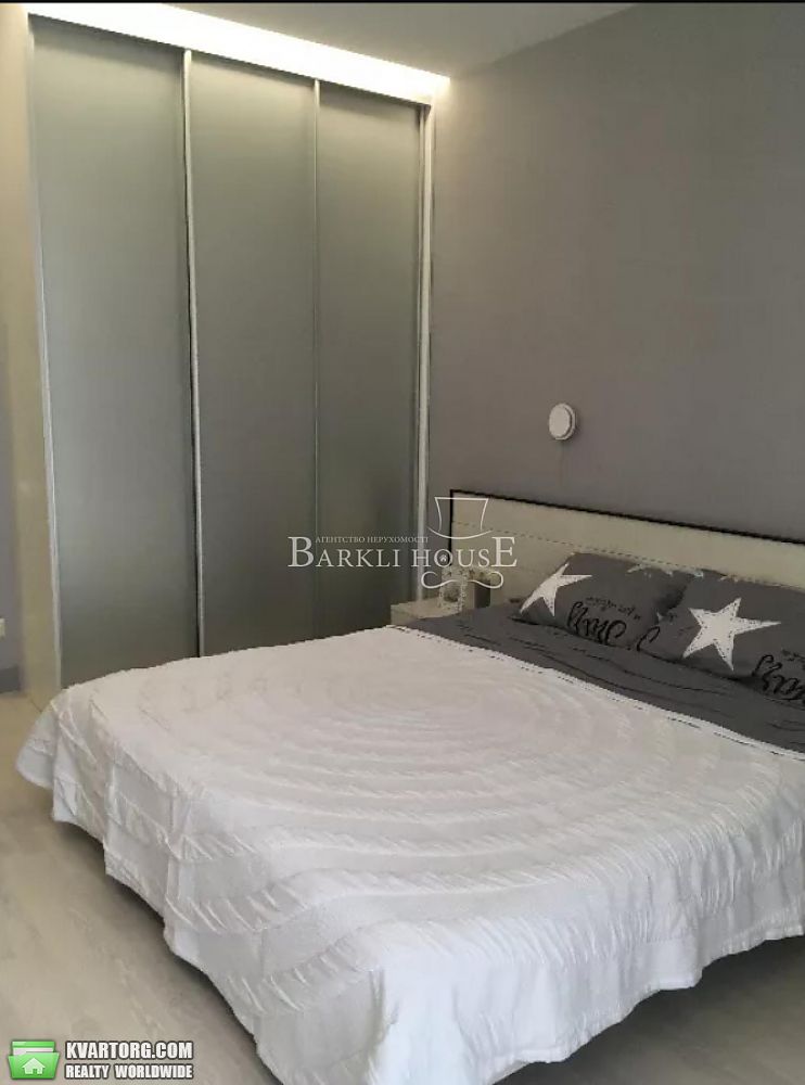 Rent out 3-room apartment. Киев,  Спасская — photo 4