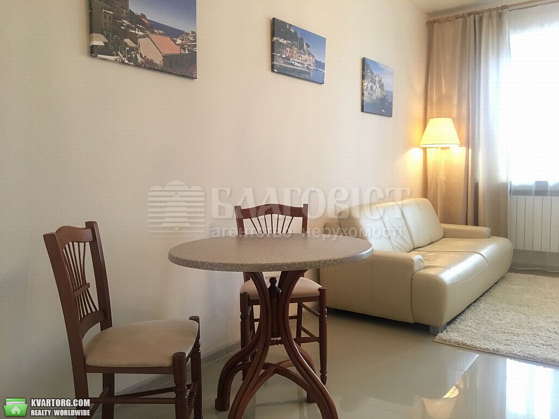 Rent out 2-room apartment. Киев,  Верхняя — photo 9