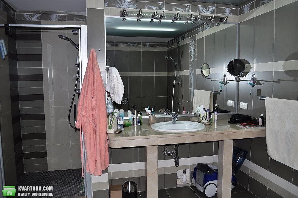 Rent out 3-room apartment. Киев,  Хоривая — photo 2