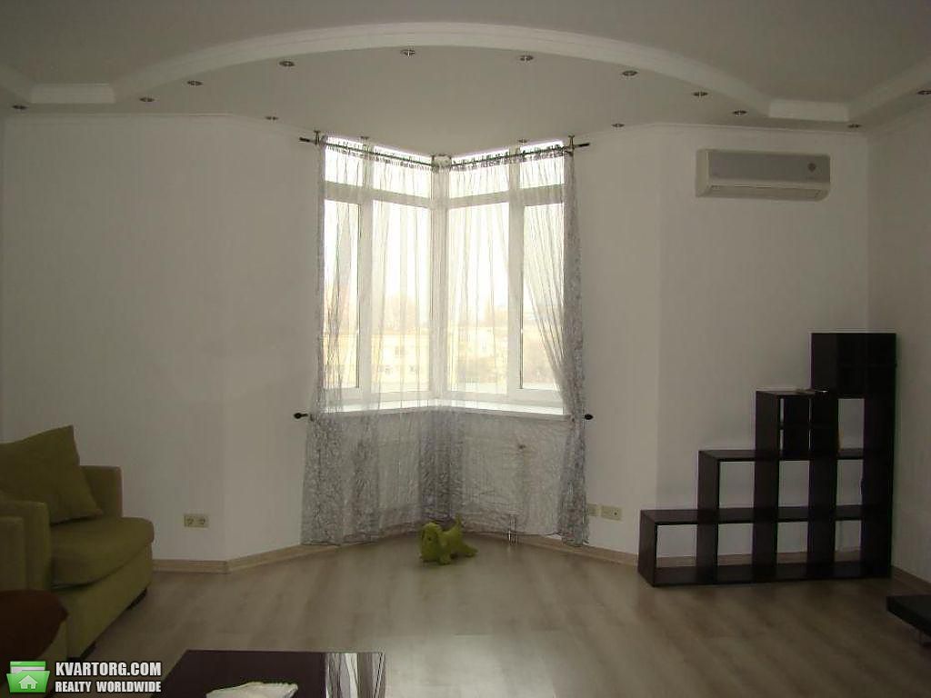 Rent out 2-room apartment. Киев,  Щорса — photo 2