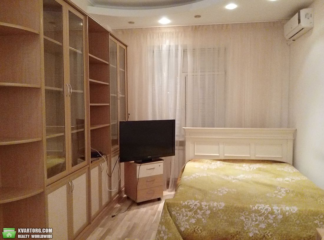 Rent out 3-room apartment. Киев,  Ковпака — photo 5