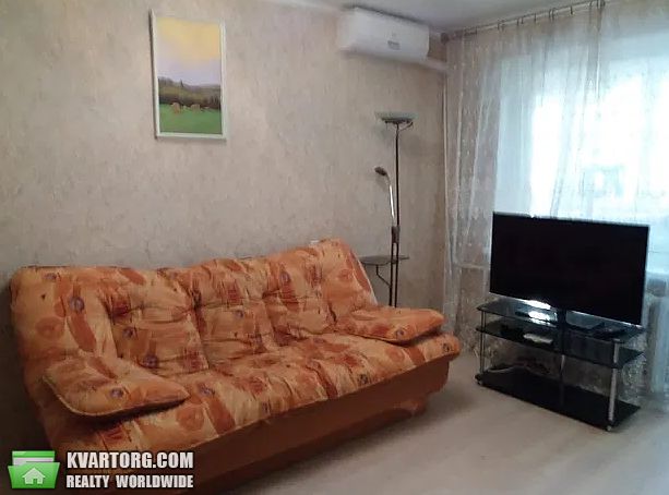 Rent out 1-room apartment. Киев, Горловская — photo 3
