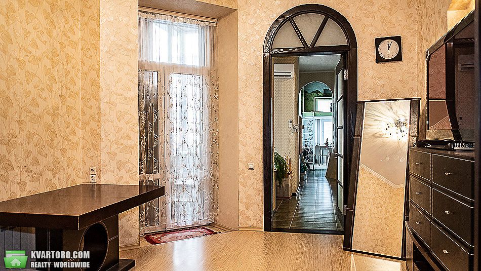 Rent out 2-room apartment. Киев,  Большая Васильковская — photo 2