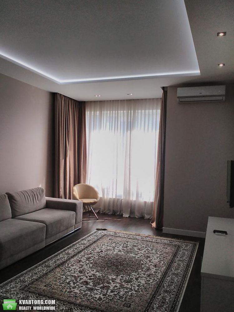 Rent out 2-room apartment. Киев, деловая — photo 2