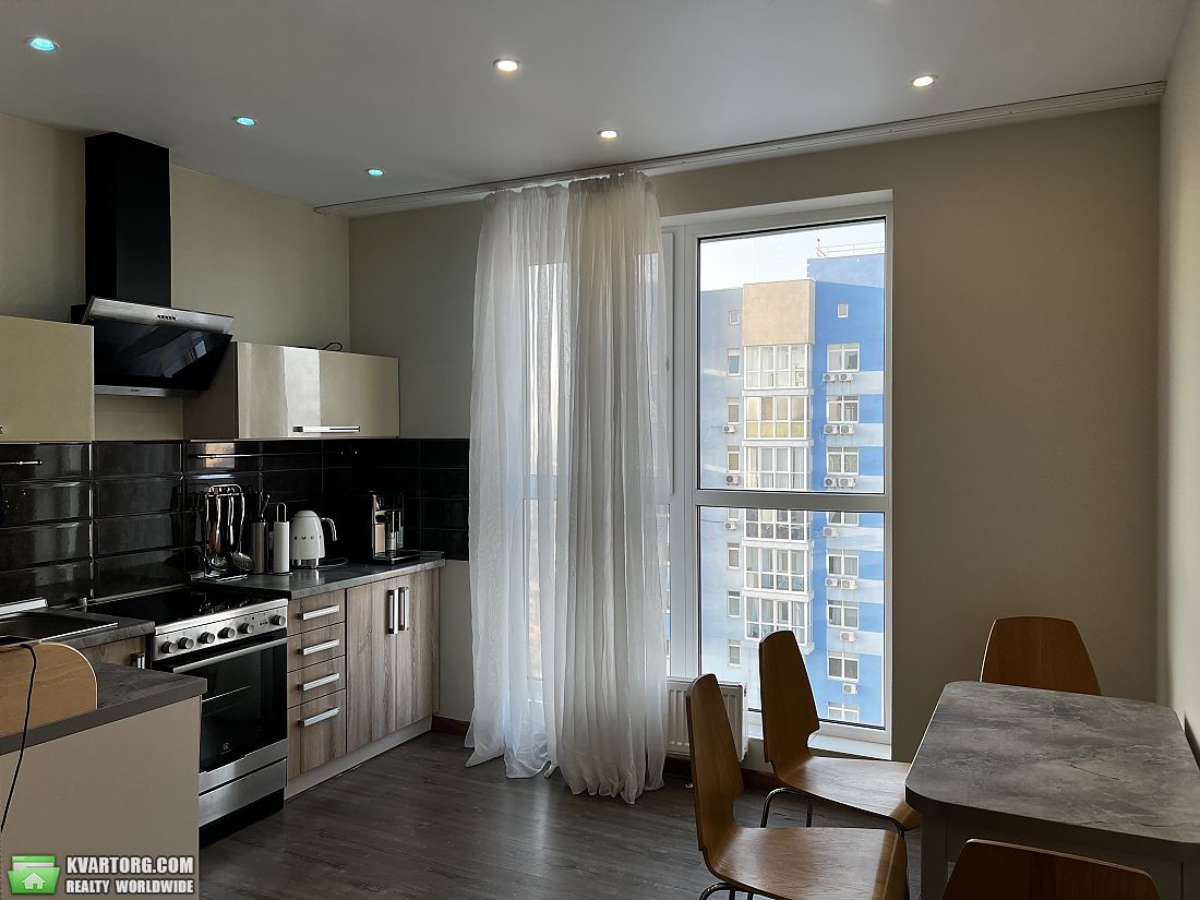 Sell 1-room apartment. Киев,  Богдановская — photo 1