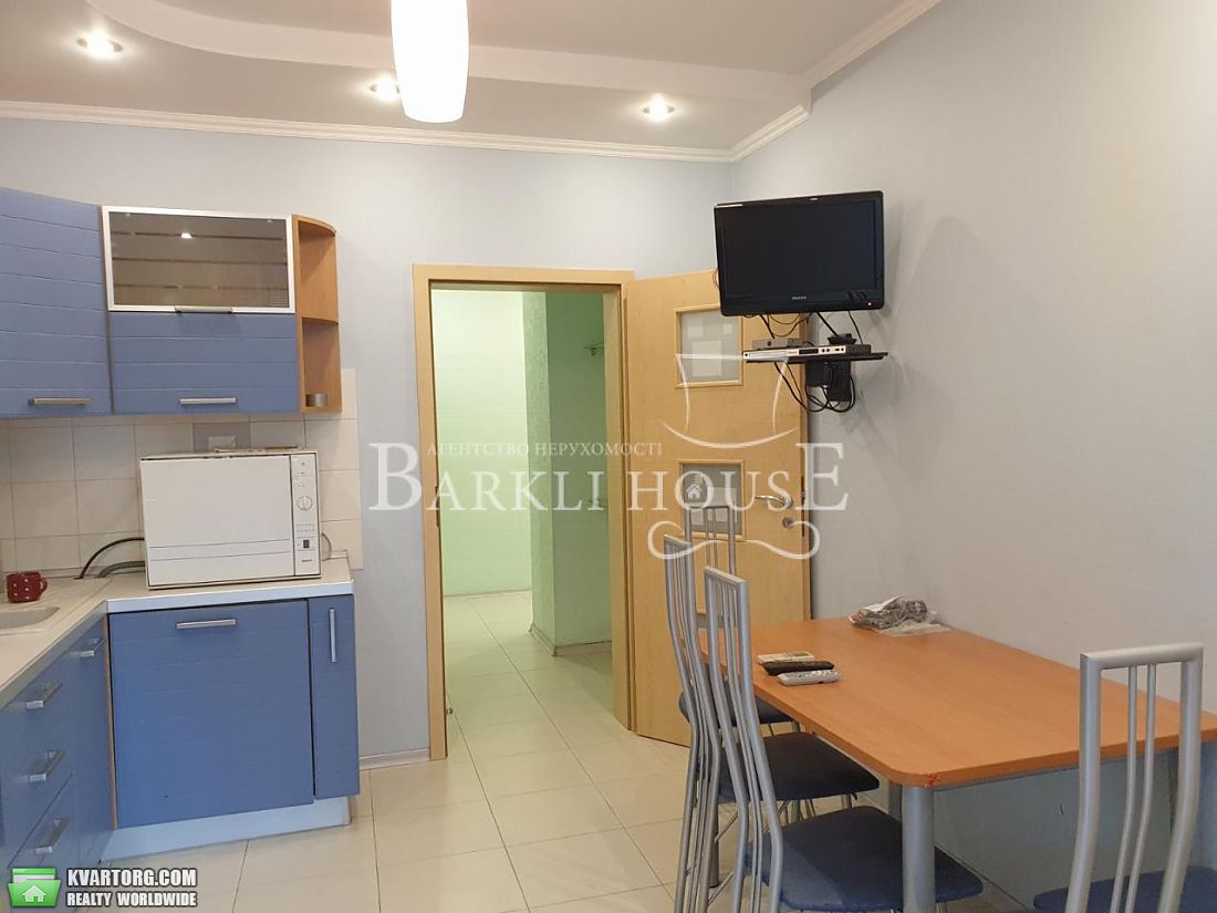Rent out 3-room apartment. Киев,  Дмитриевская — photo 2