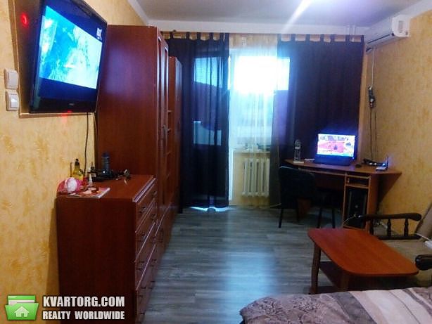 Rent out 1-room apartment. Киев,  Бакинская — photo 1