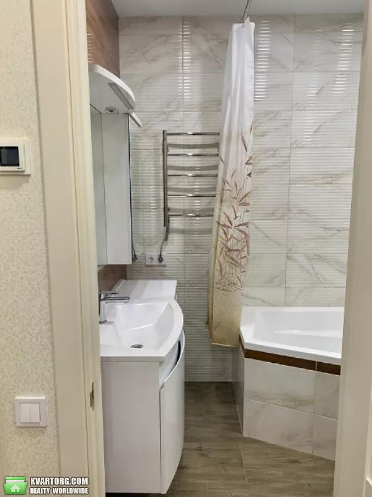 Rent out 3-room apartment. Киев,  Липковского — photo 2