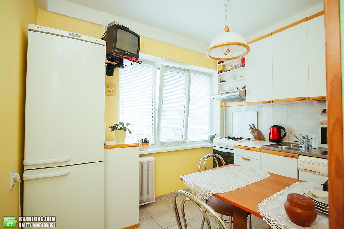 Rent out 2-room apartment. Киев,  Кловский спуск — photo 6