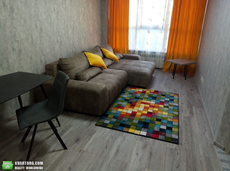 Rent out 2-room apartment. Киев,  Петропавловская — photo 1