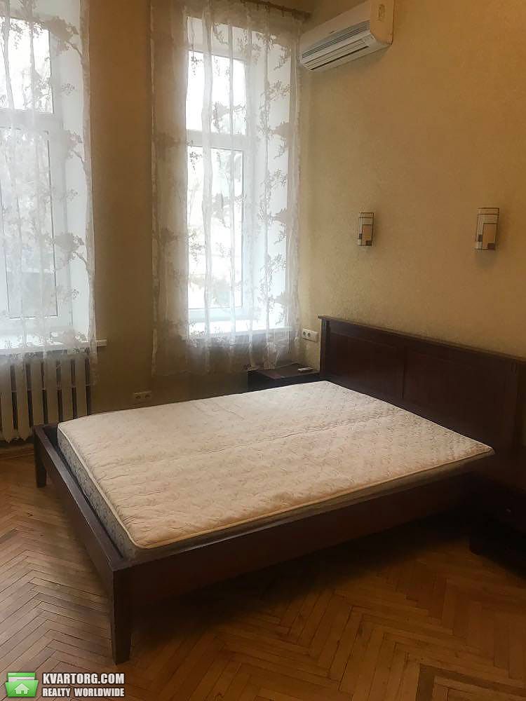 Rent out 3-room apartment. Киев,  Малоподвальная — photo 3