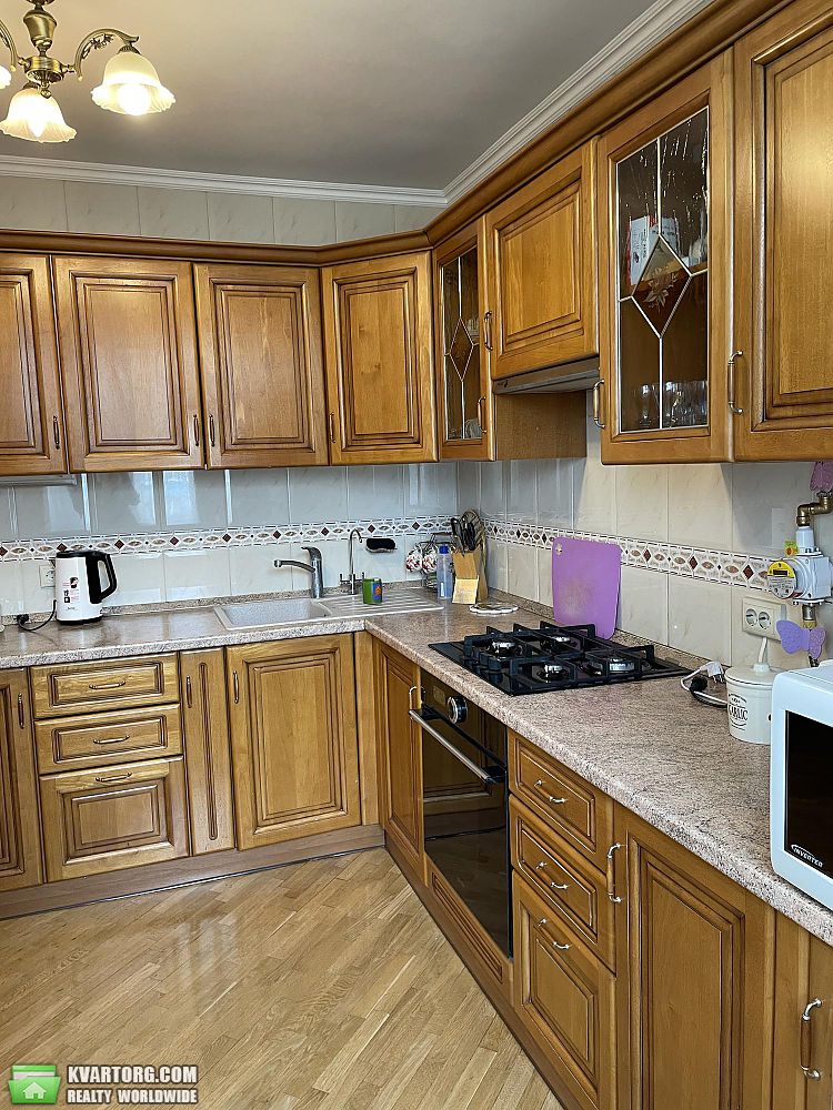 Sell 4-room apartment. Киев,  Приречная — photo 1