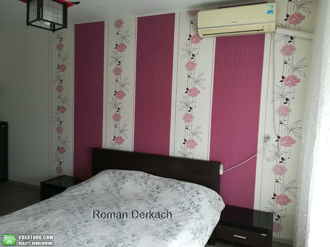 Sell 4-room apartment. Киев,  Милославская — photo 1