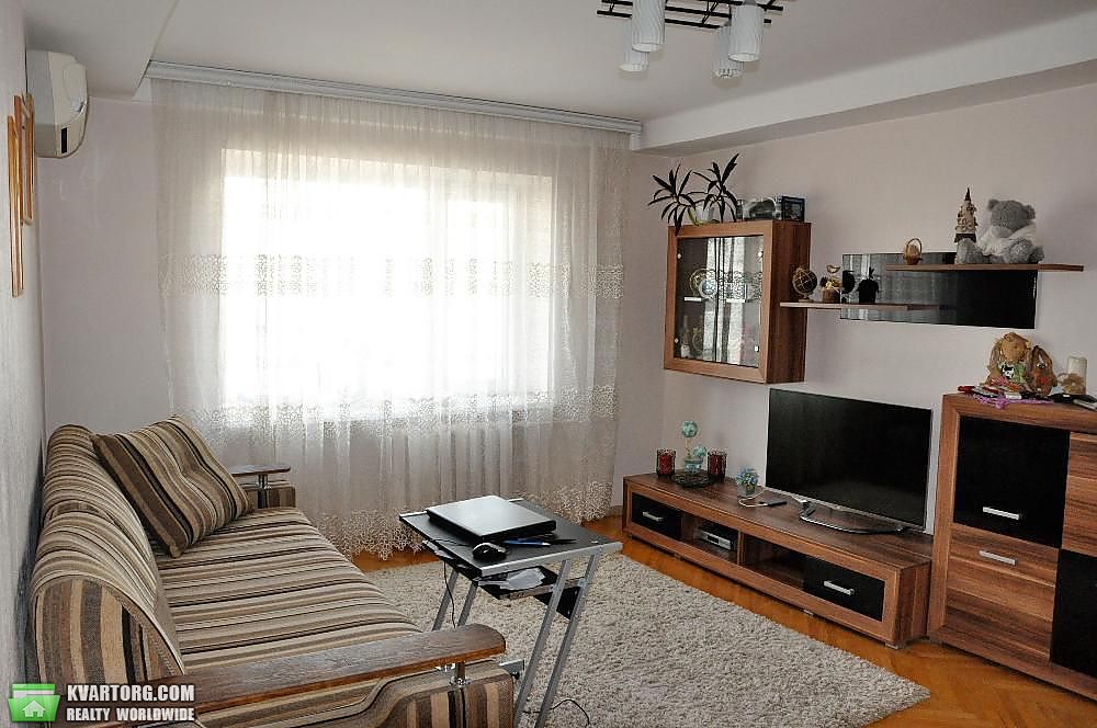 Sell 3-room apartment. Киев,  Победы пр — photo 1