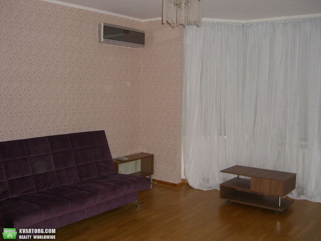 Rent out 1-room apartment. Киев,  Осенняя — photo 3