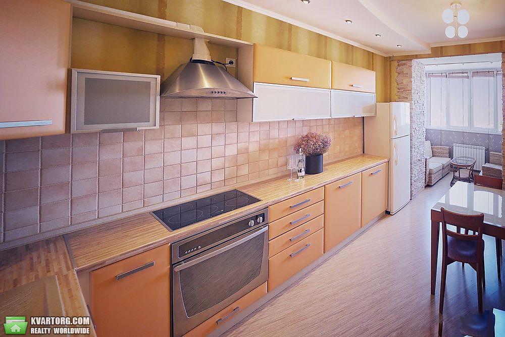 Sell 3-room apartment. Киев,  Харьковское шоссе — photo 1