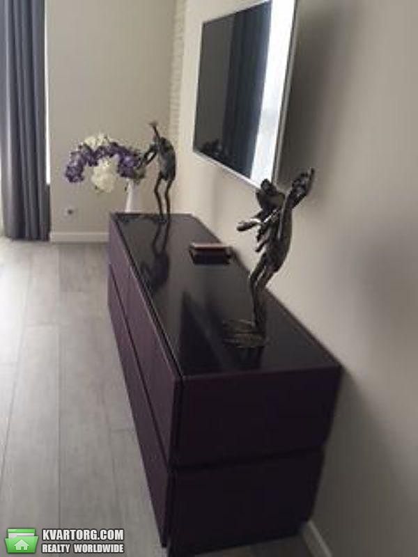 Rent out 2-room apartment. Киев,  Жилянская — photo 5