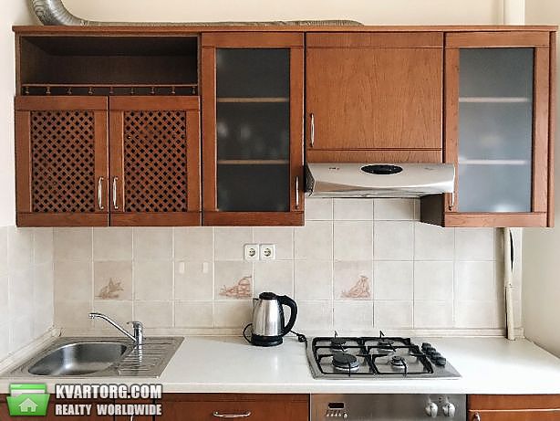 Rent out 2-room apartment. Киев,  Жилянская — photo 4