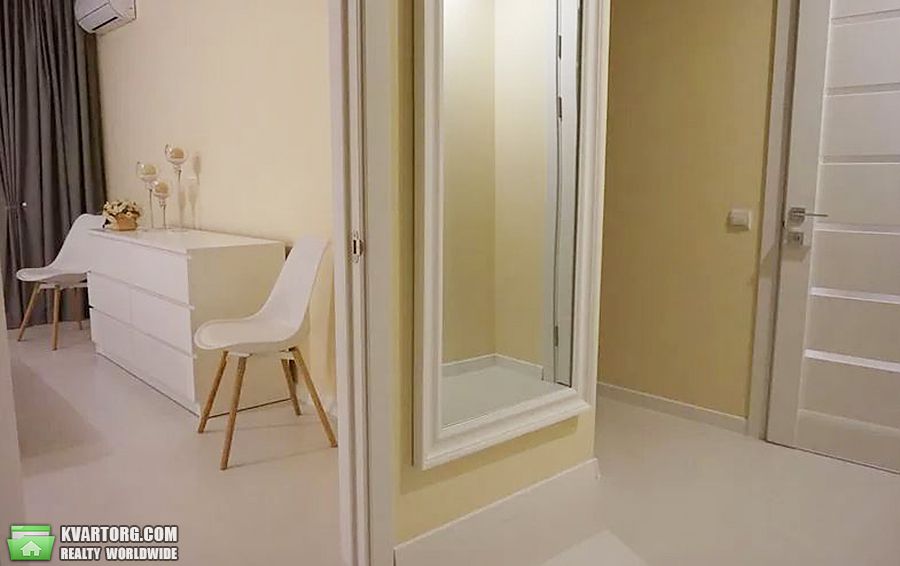 Rent out 1-room apartment. Киев,  Крушельницкой — photo 1